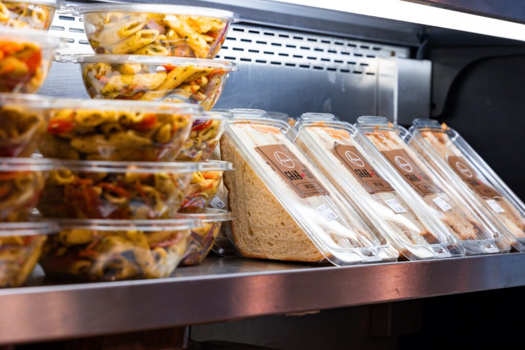 Présentoir réfrigérée pour sandwich  et vente à emporter en libre service